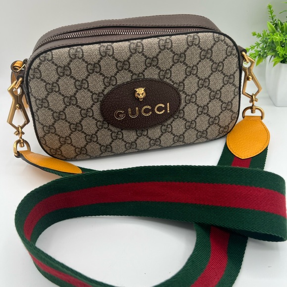 Gucci Handbags - Gucci Tiger Head Camera Crossbody Bag ❤️😍